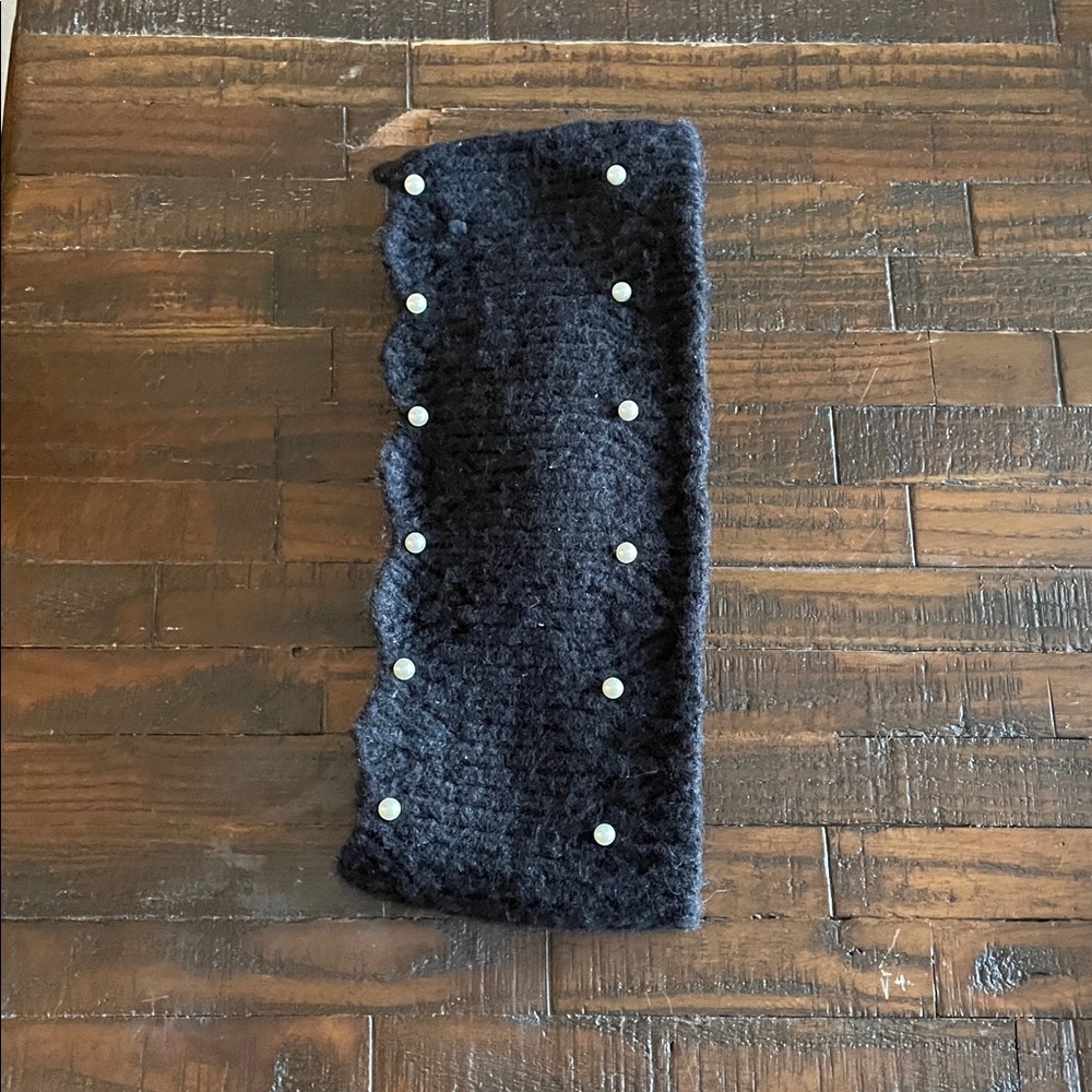 LC Lauren Conrad Black Knit Headband with Pearls - Picture 2 of 5